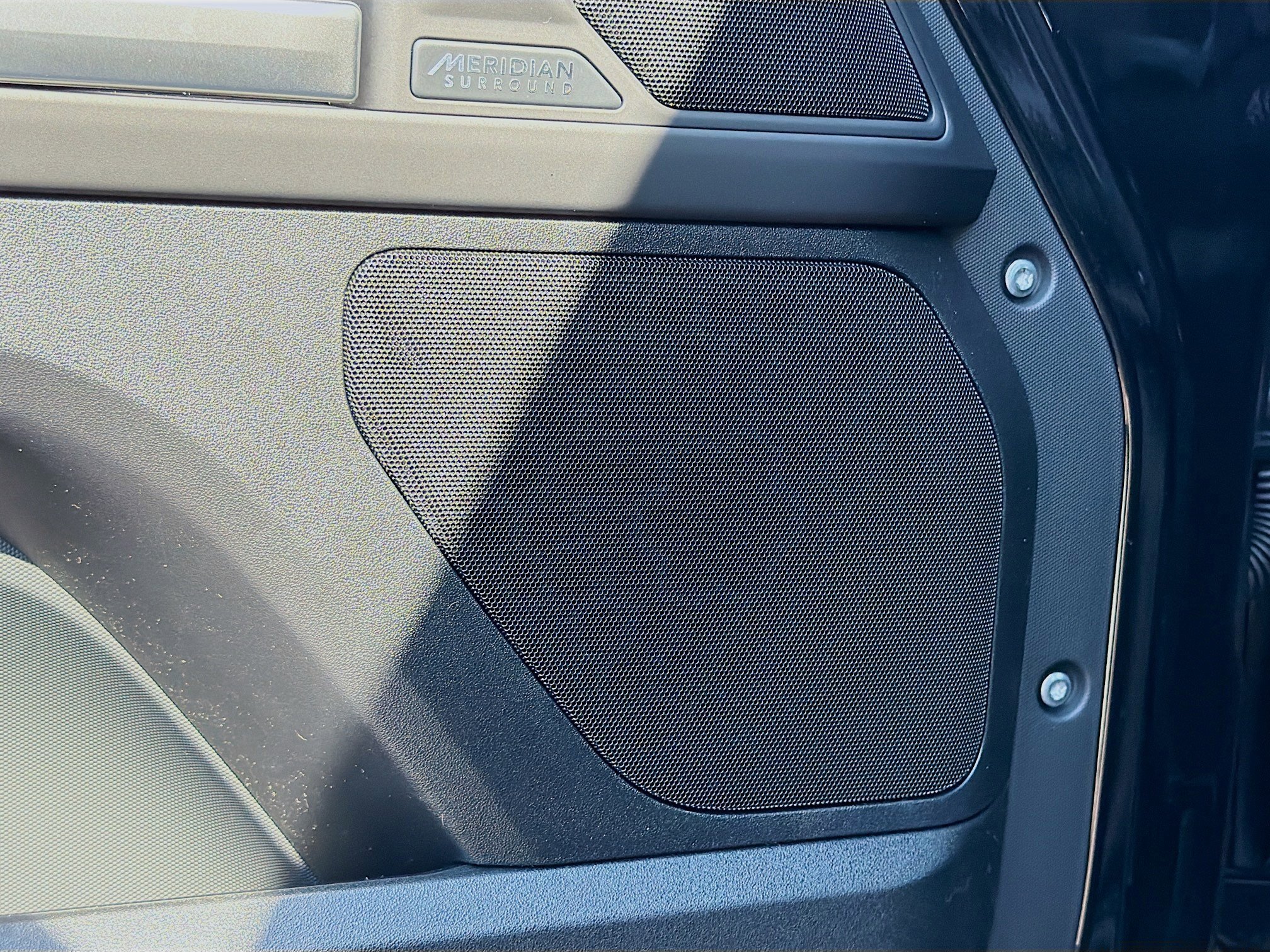 New 2026 Land Rover Defender 110 X-Dynamic SE image 23