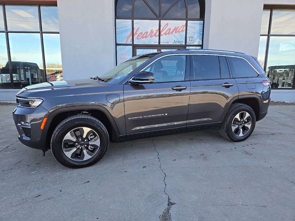 Used 2022 Jeep Grand Cherokee Limited 4xe w/ Luxury Tech Group II image 4