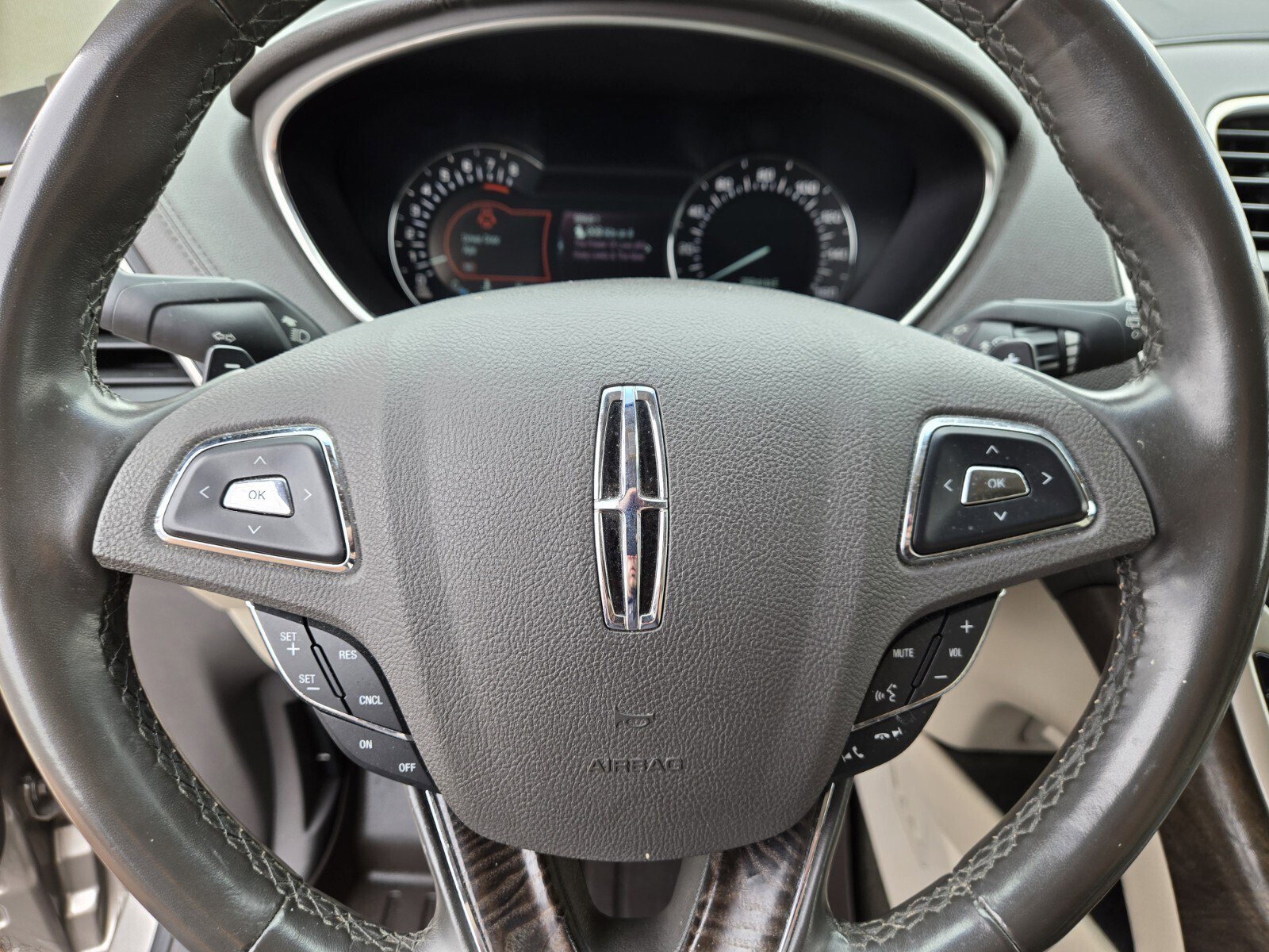 Used 2018 Lincoln MKX Select w/ Select Plus Package FWD image 19