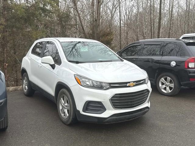 Used 2022 Chevrolet Trax LS w/ Tint and Cruise Package image 2