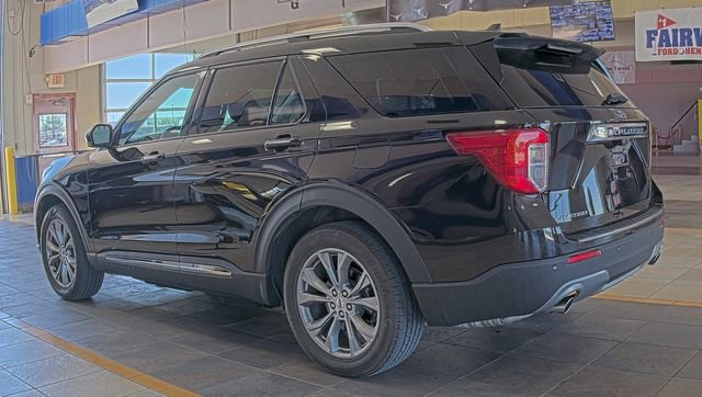 Used 2023 Ford Explorer Limited image 3
