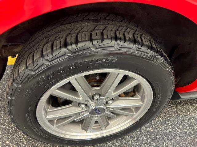 Used 2005 Ford Mustang Premium RWD image 25