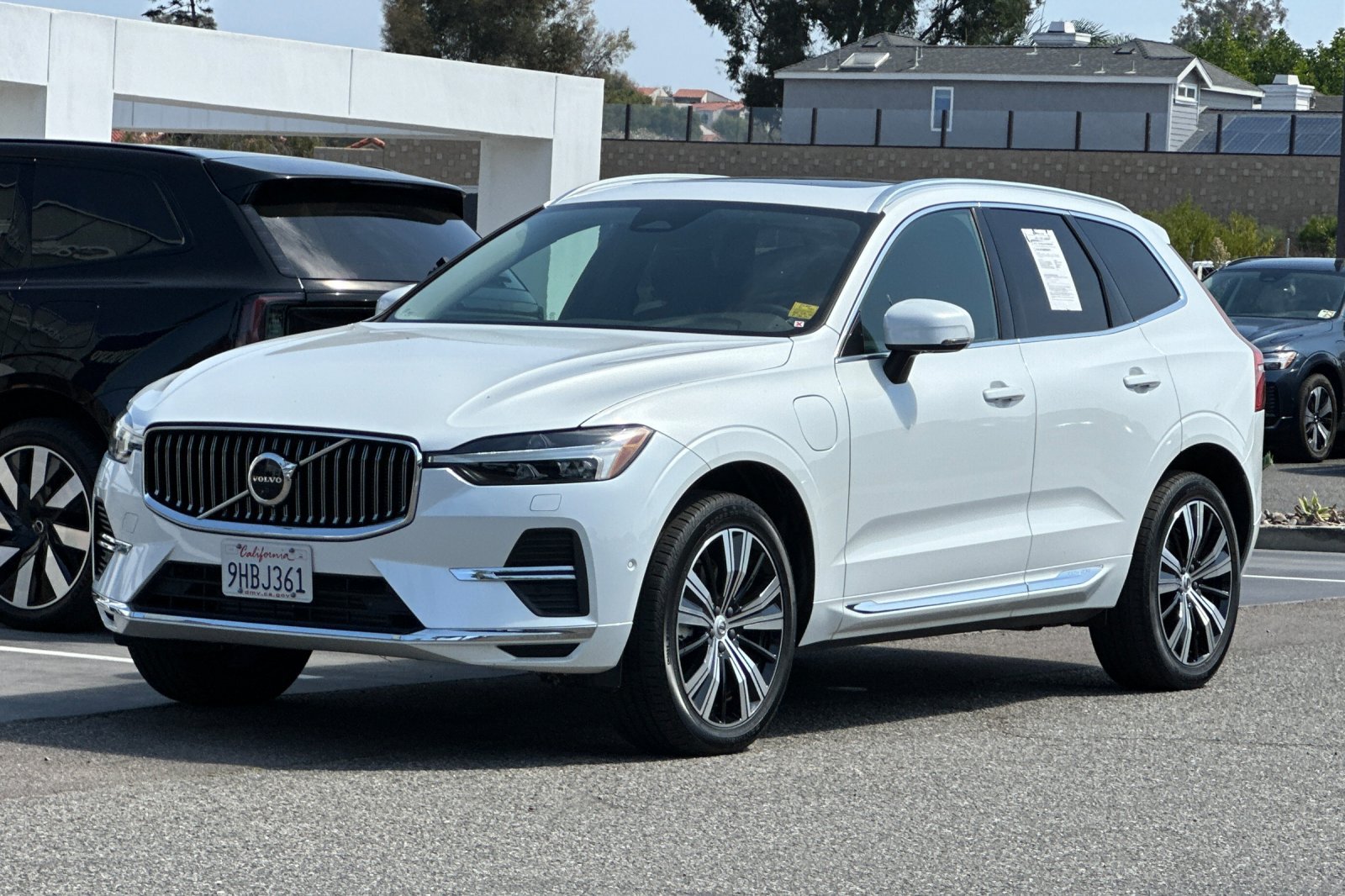 Certified 2023 Volvo XC60 T8 Plus AWD/4WD image 8