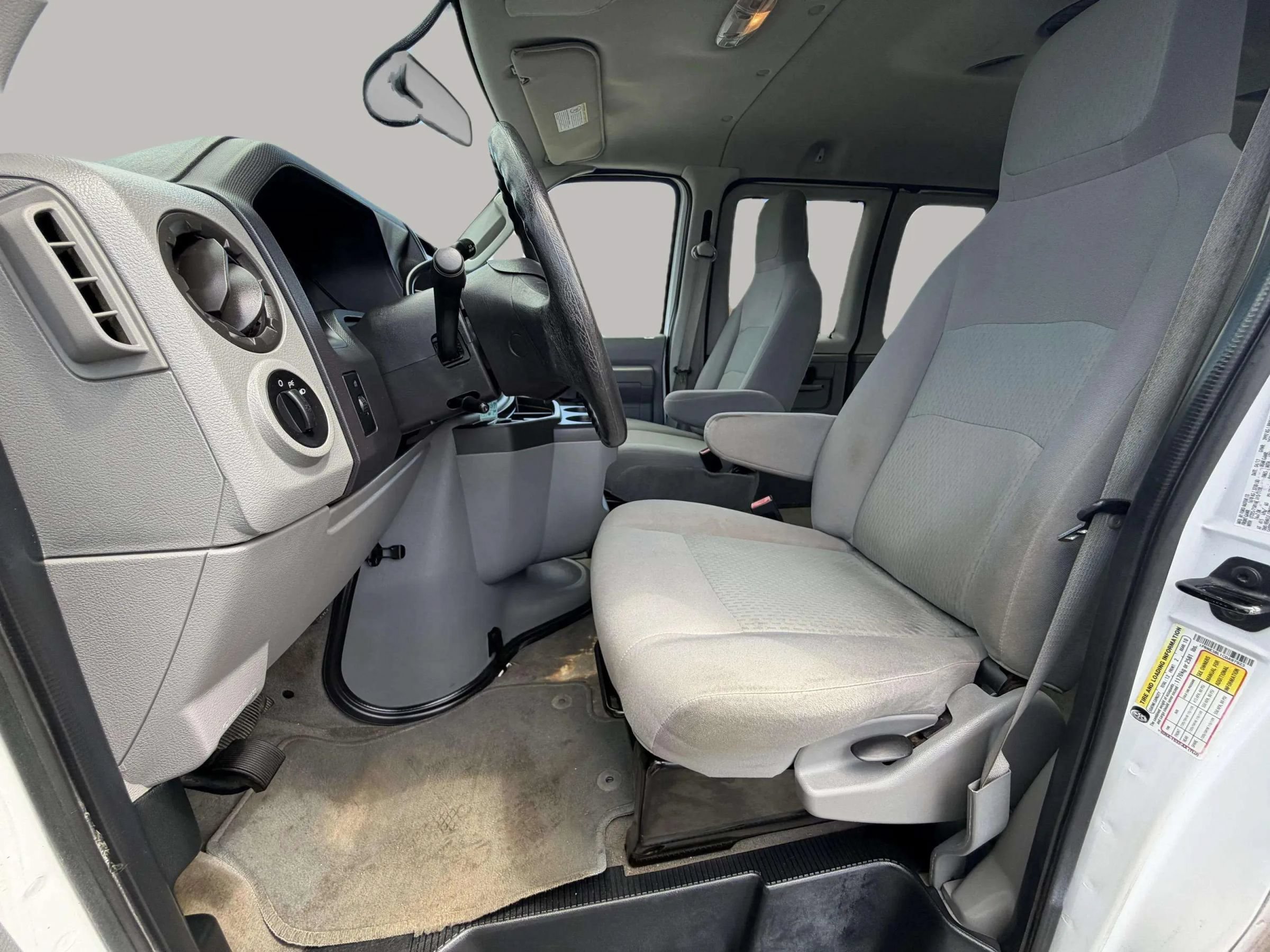 Used 2012 Ford E-350 and Econoline 350 XLT RWD image 12