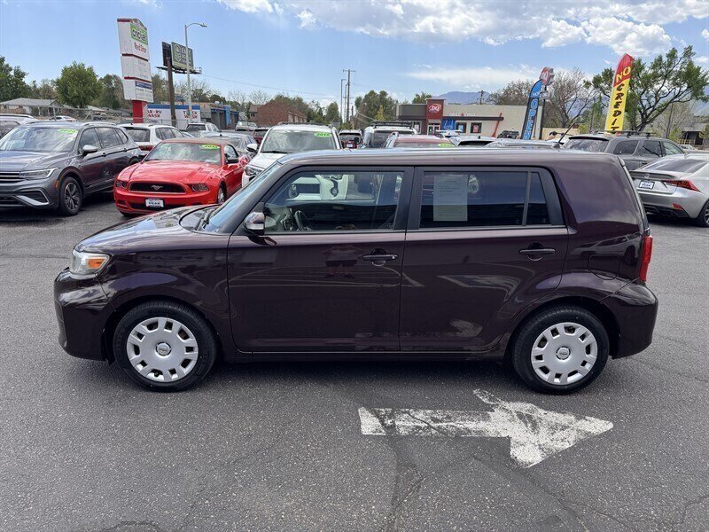 Used 2015 Scion xB FWD image 4
