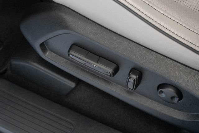 Used 2025 Honda Pilot Elite image 5