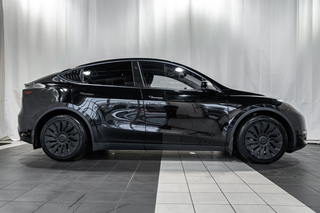 Used 2023 Tesla Model Y Long Range image 3