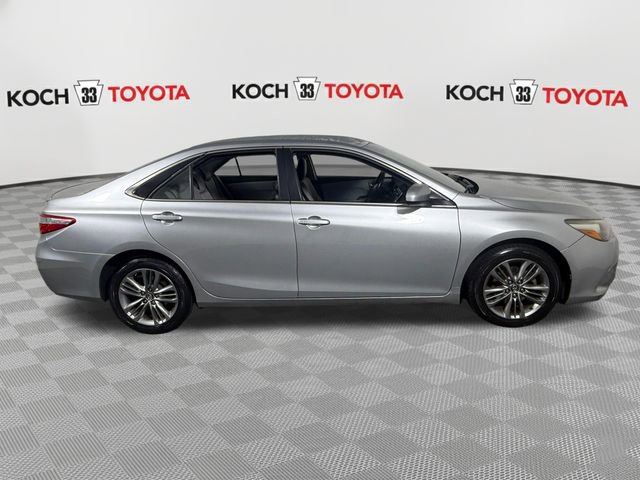 Used 2016 Toyota Camry SE w/ Four Season Floor Mat Package image 9
