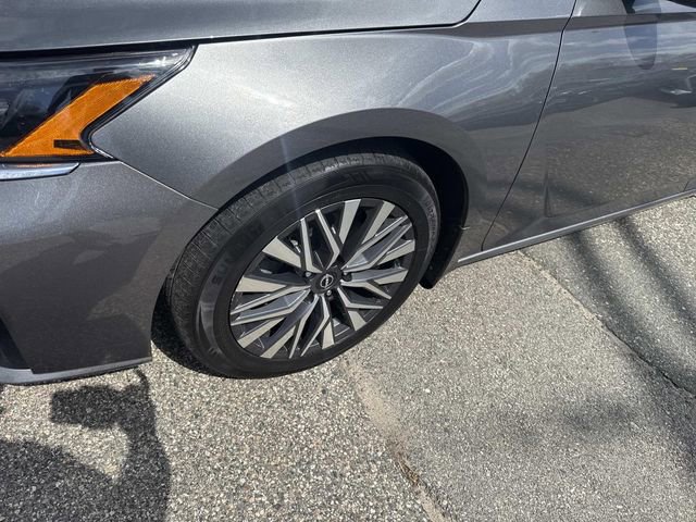 Used 2023 Nissan Altima 2.5 SV w/ SV Premium Package image 15