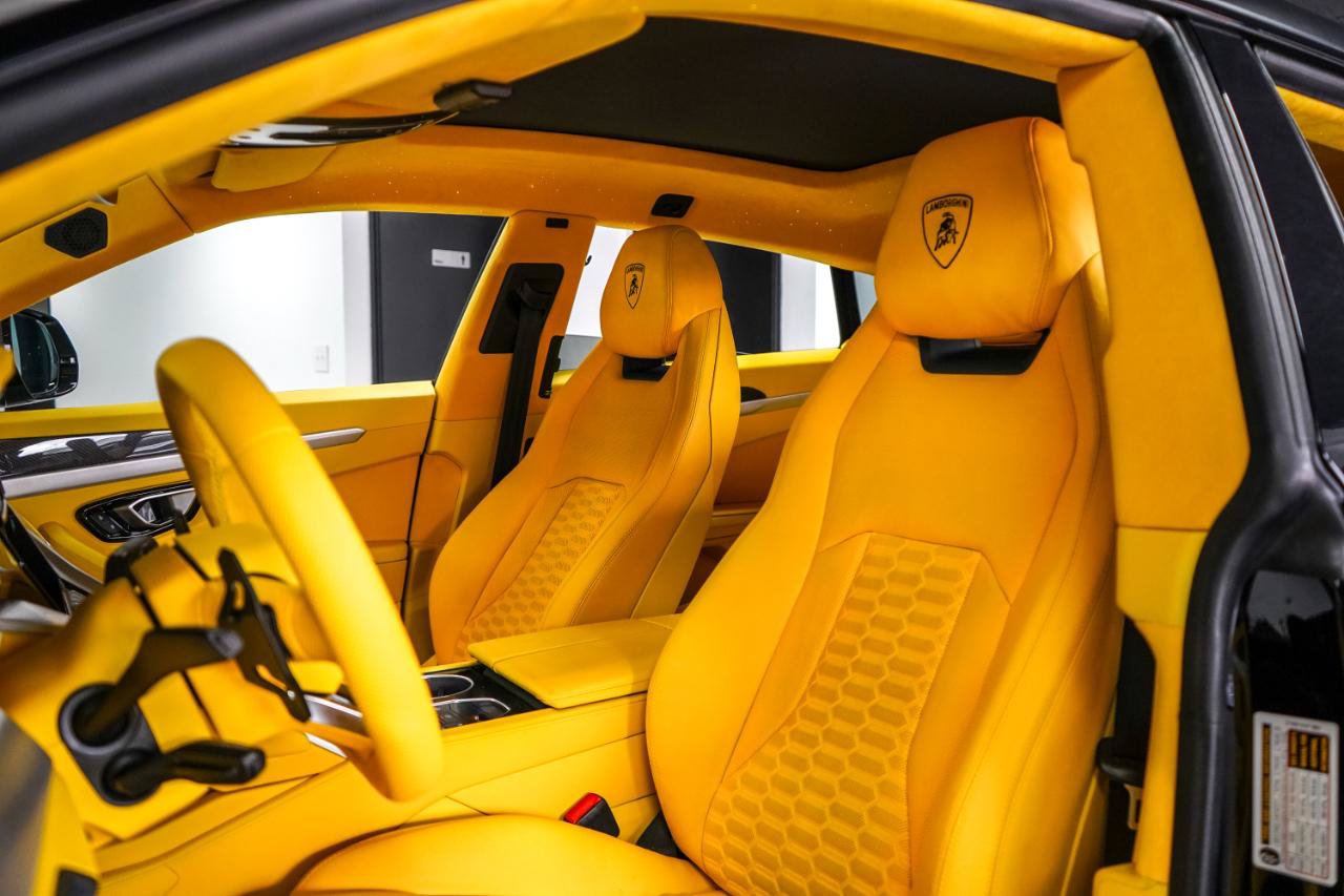 Used 2021 Lamborghini Urus AWD/4WD image 27