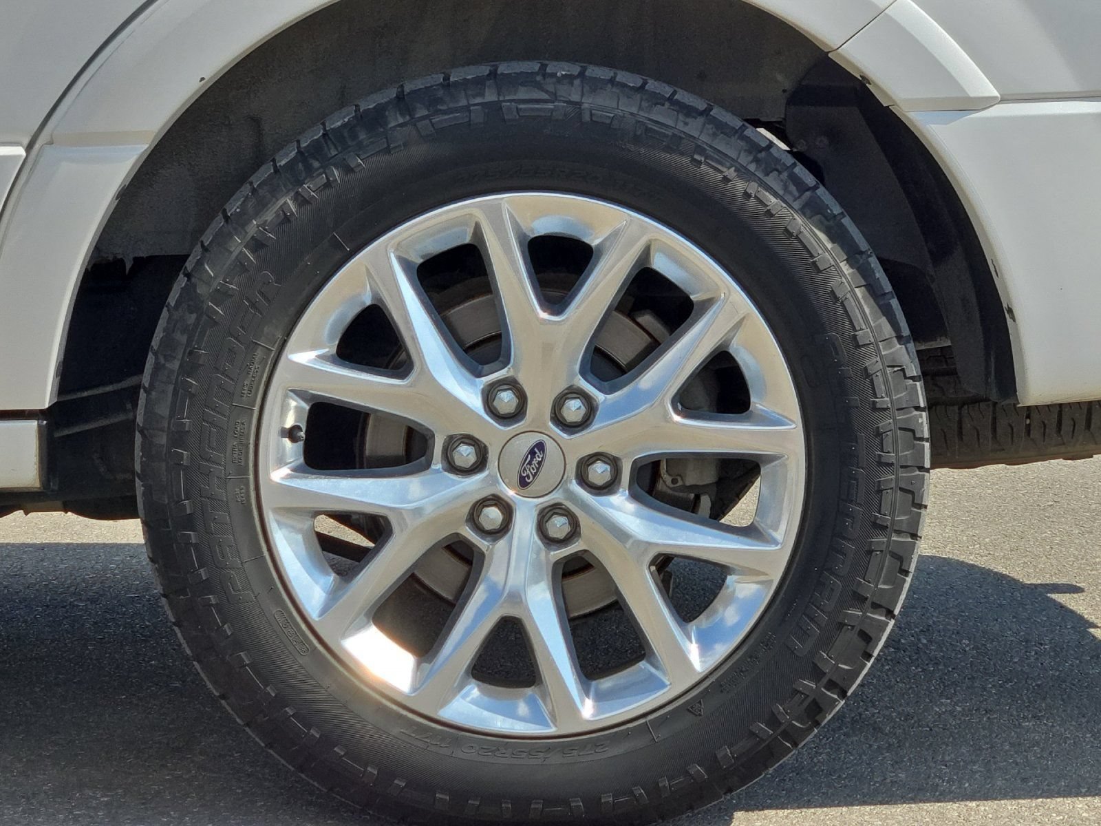 Used 2015 Ford Expedition Limited w/ Equipment Group 301A AWD/4WD image 25