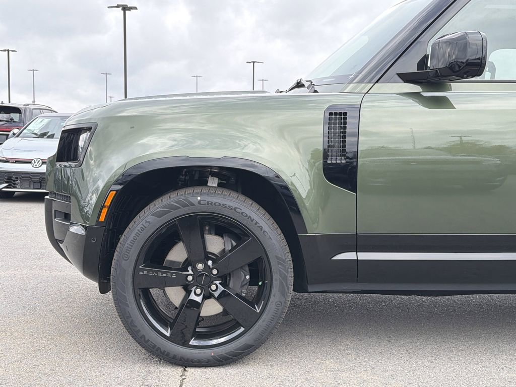 New 2026 Land Rover Defender 110 X-Dynamic SE image 9