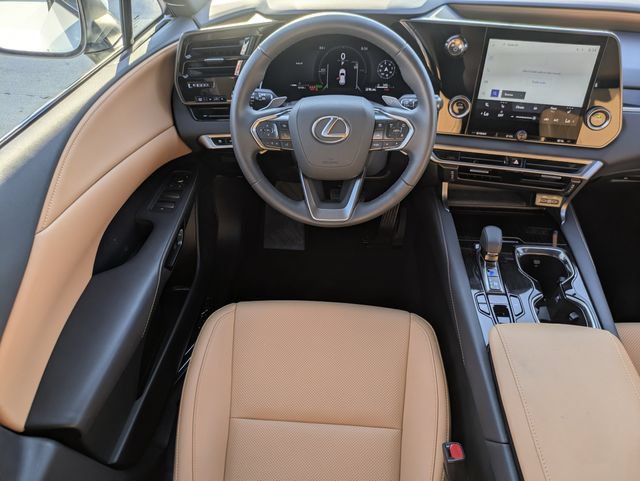 Used 2025 Lexus RX 350h AWD/4WD image 12
