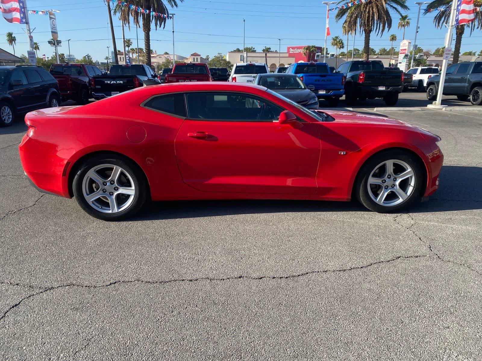 Used 2016 Chevrolet Camaro LT RWD image 4