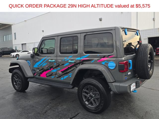 Used 2022 Jeep Wrangler Unlimited Sahara AWD/4WD image 6