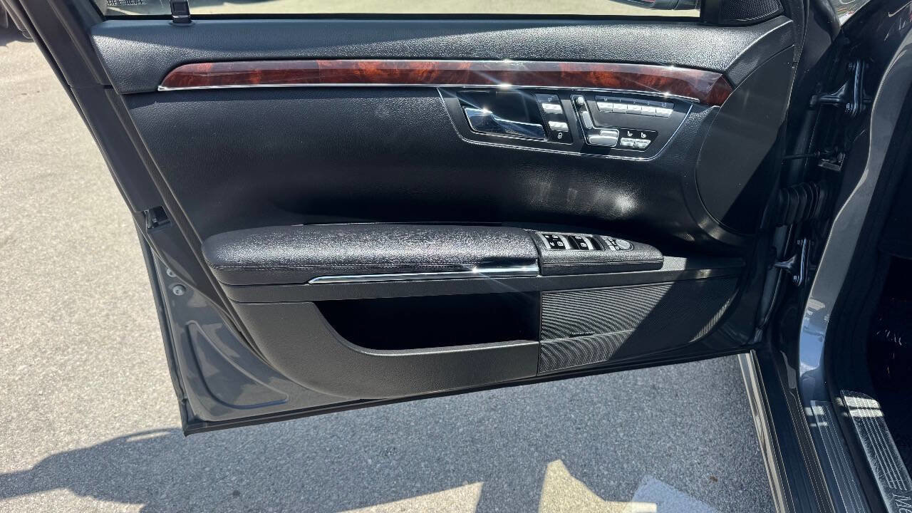 Used 2011 Mercedes-Benz S 550 4MATIC image 16