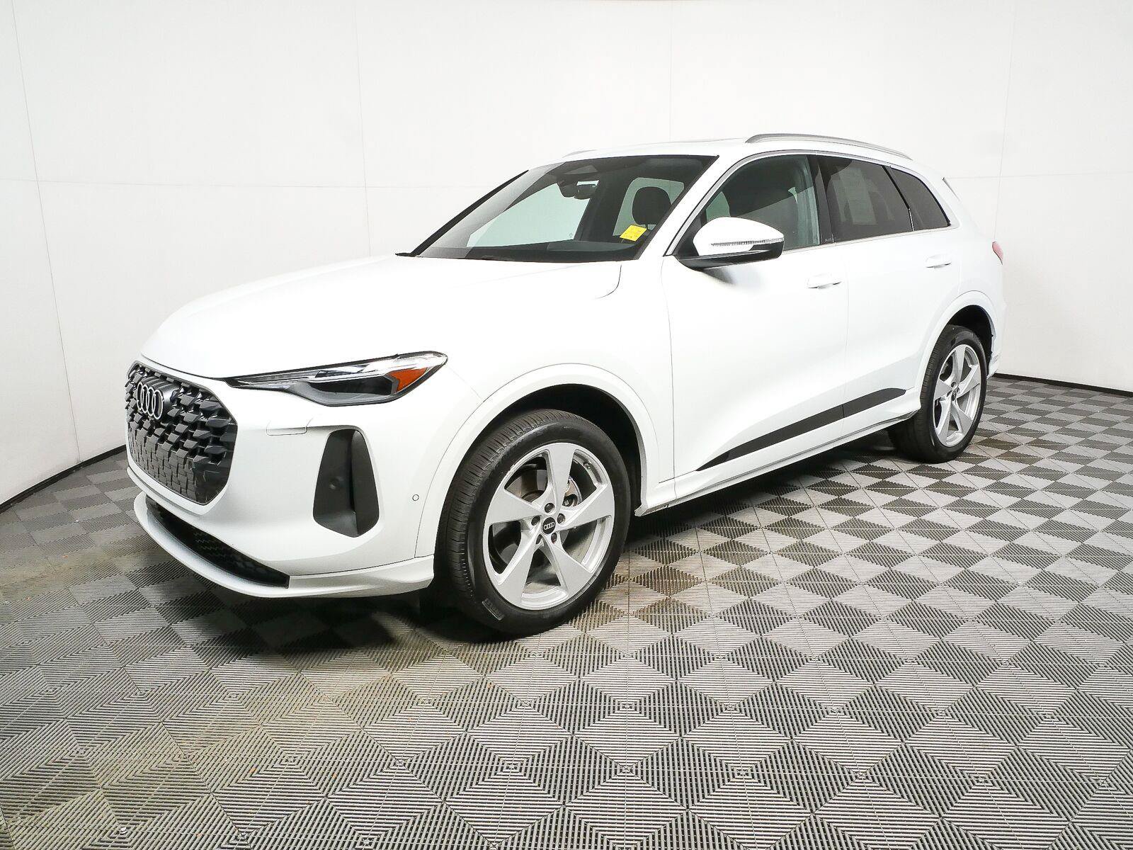 Used 2025 Audi Q5 Premium Plus w/ Premium Plus AWD/4WD image 27