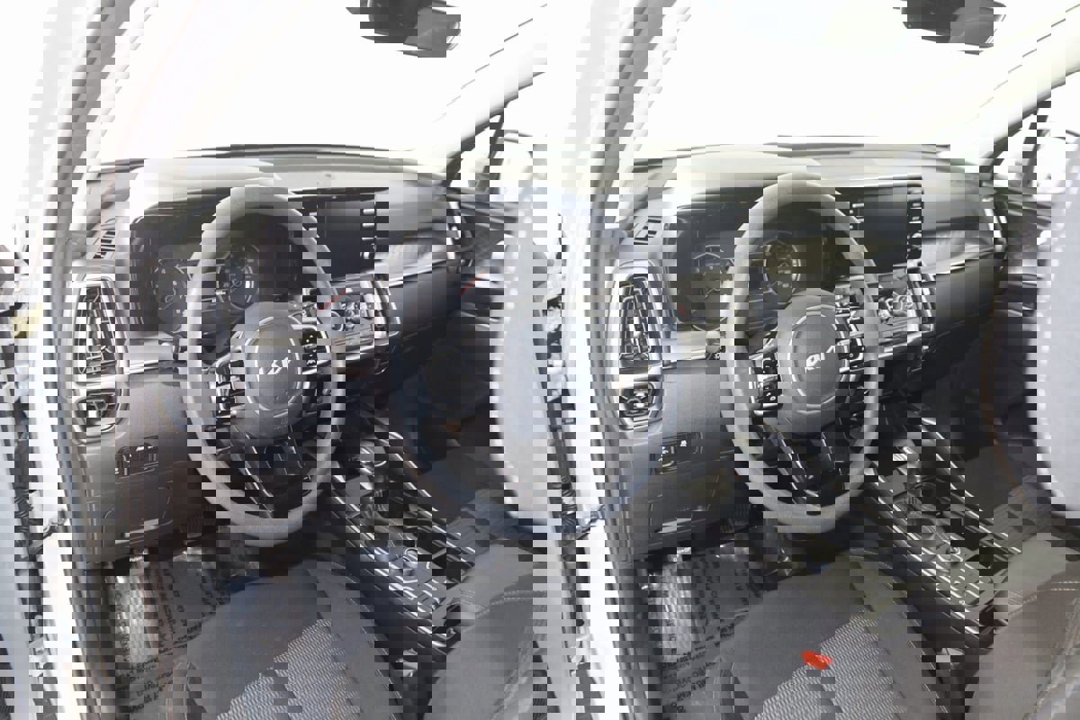 Used 2022 Kia Sorento LX image 23