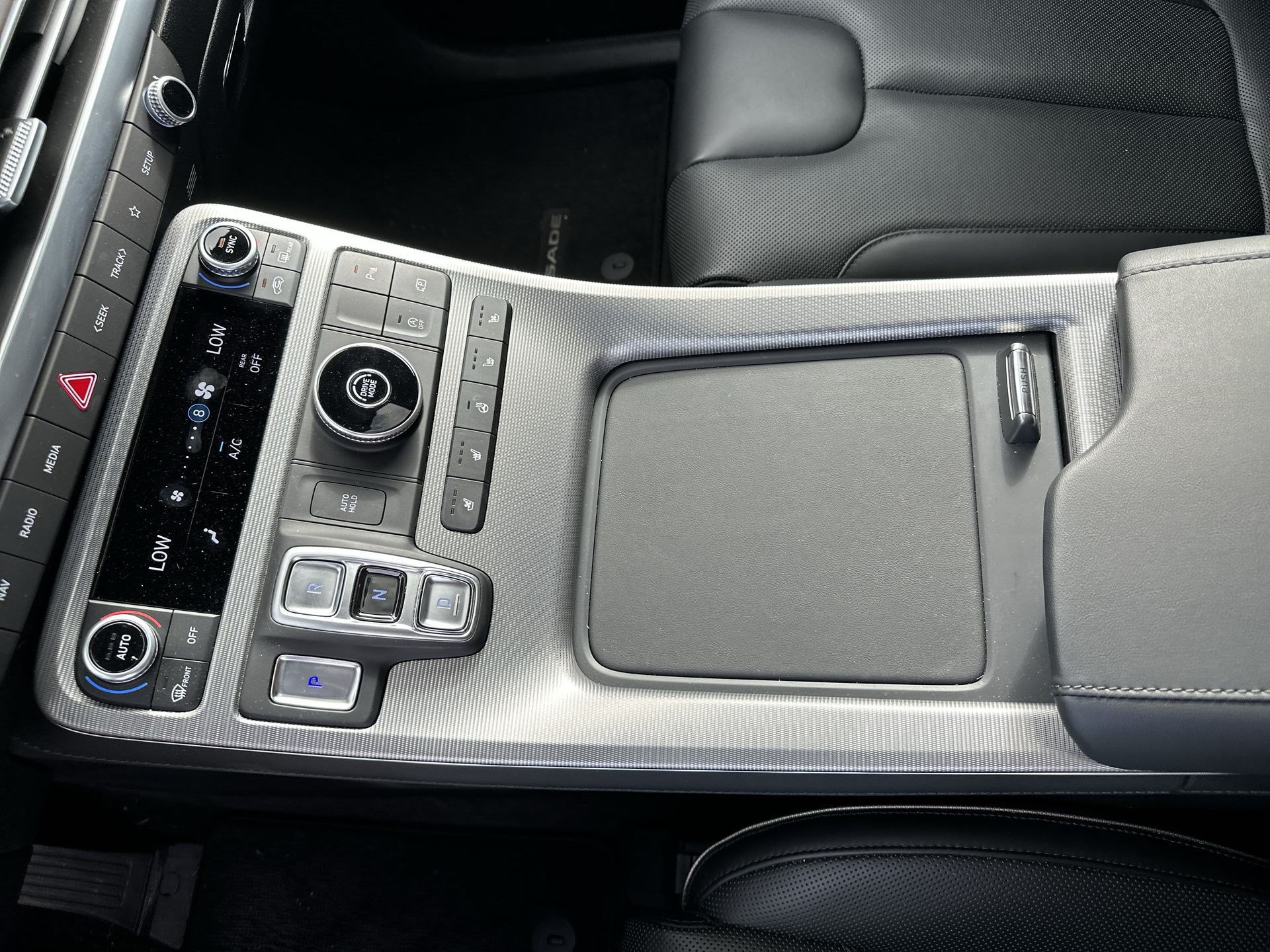 Used 2025 Hyundai Palisade Calligraphy FWD image 19