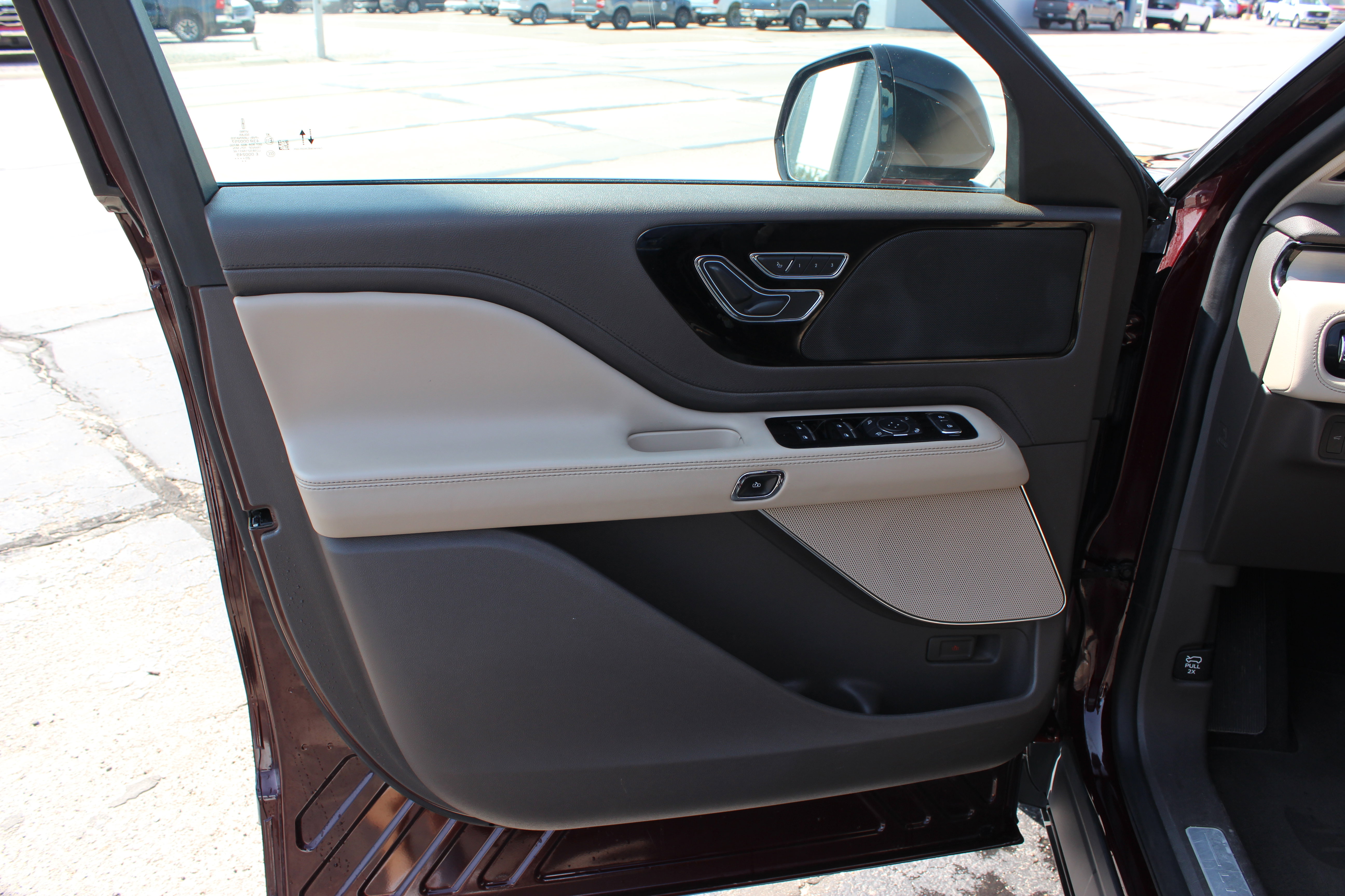 Used 2021 Lincoln Aviator AWD image 26