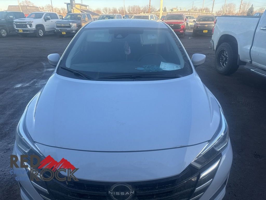 Used 2024 Nissan Versa SV image 4