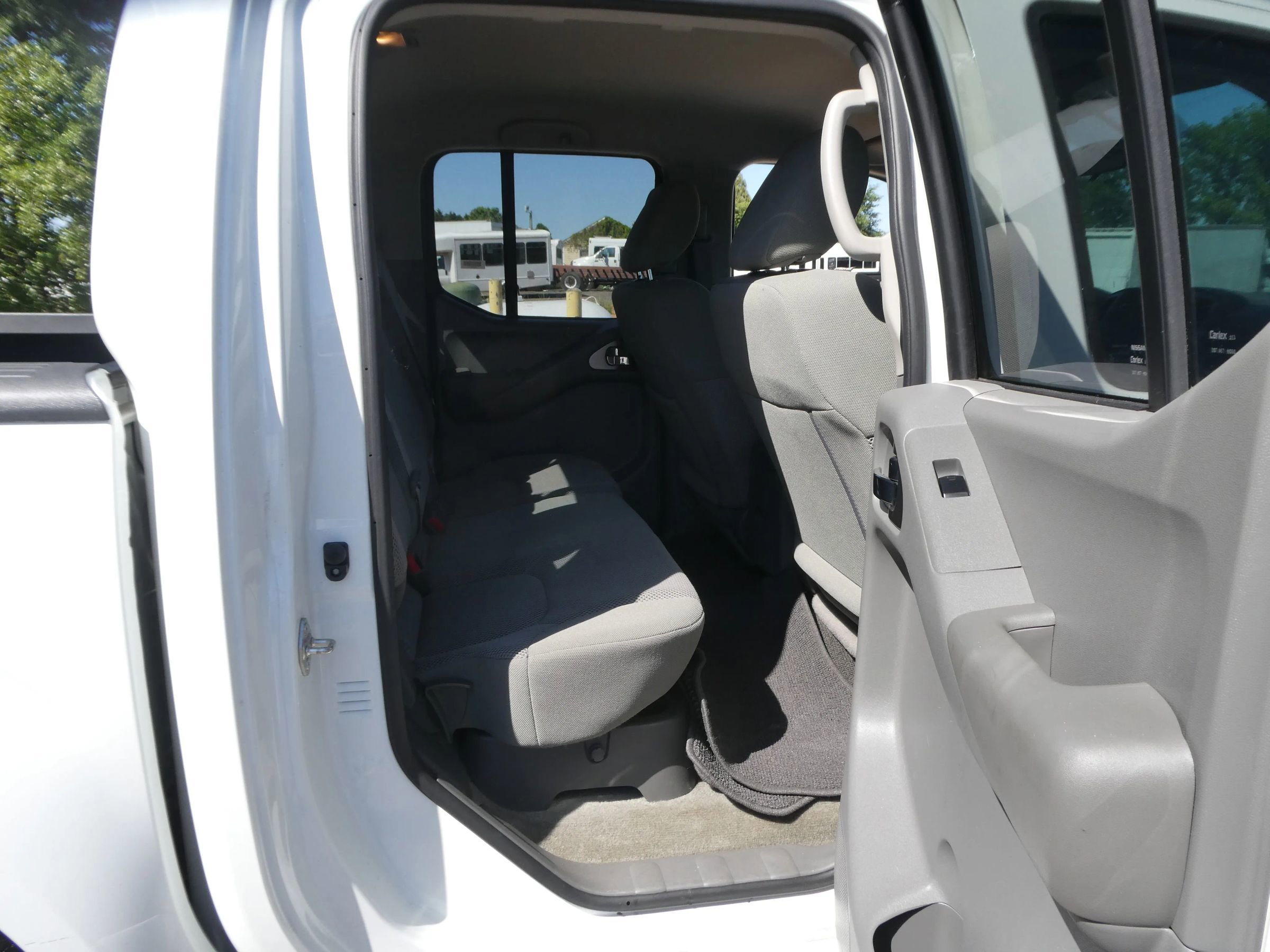 Used 2018 Nissan Frontier SV RWD image 24