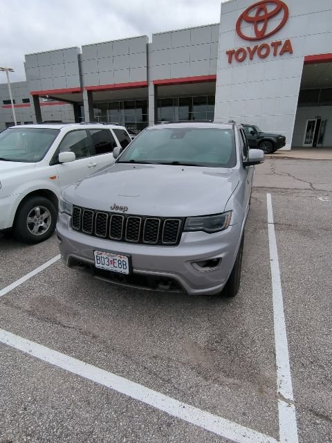 Used 2017 Jeep Grand Cherokee Limited 75th Anniversary AWD/4WD image 3