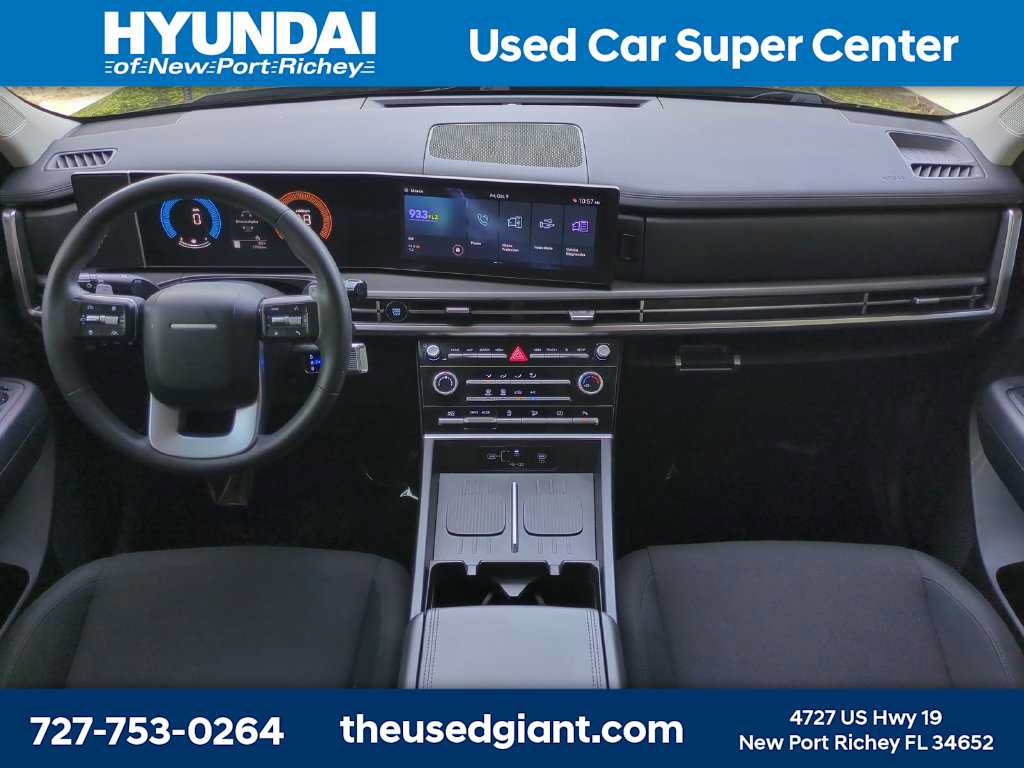 Used 2025 Hyundai Santa Fe SE FWD image 18