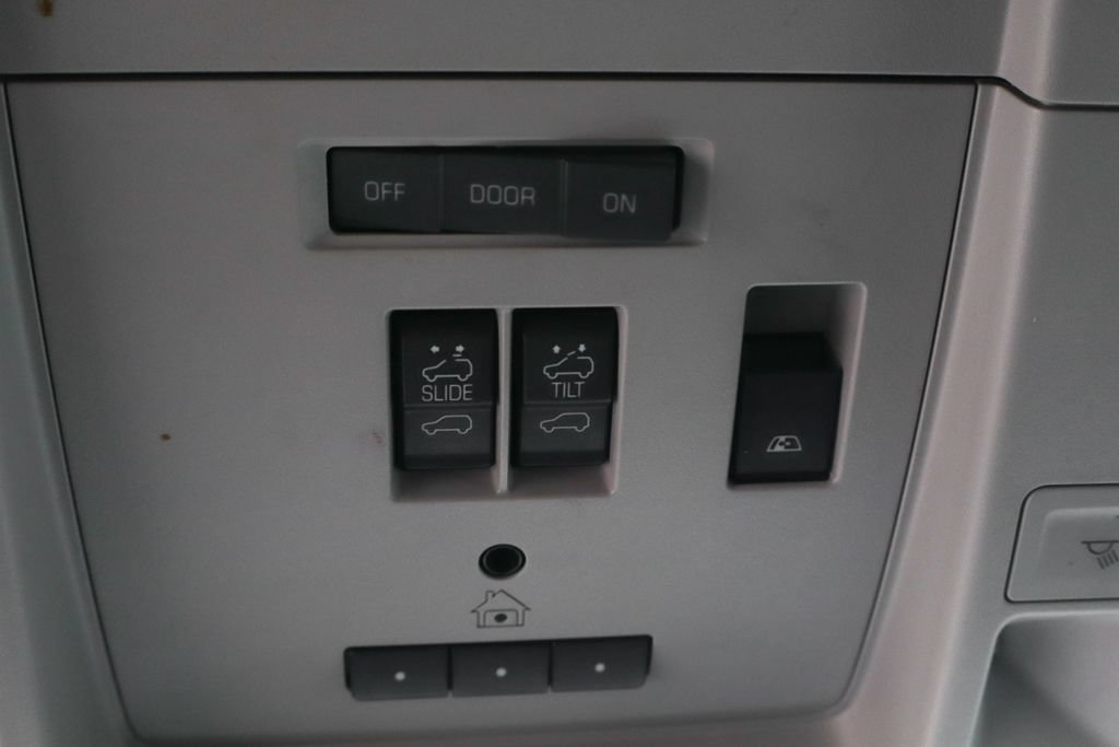 Used 2018 GMC Sierra 1500 SLT AWD/4WD image 33