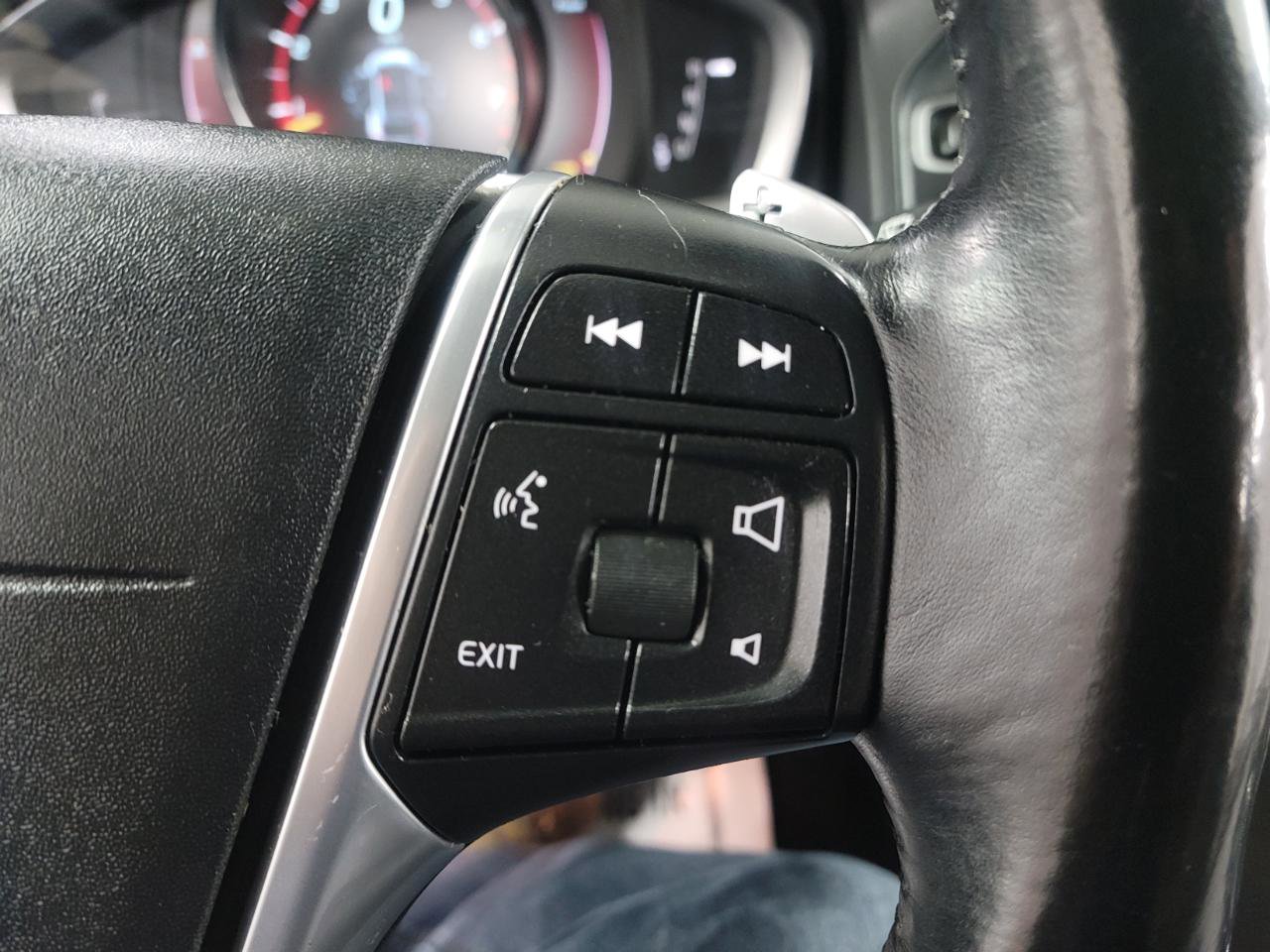 Used 2015 Volvo XC60 T6 w/ Proximity Package image 20