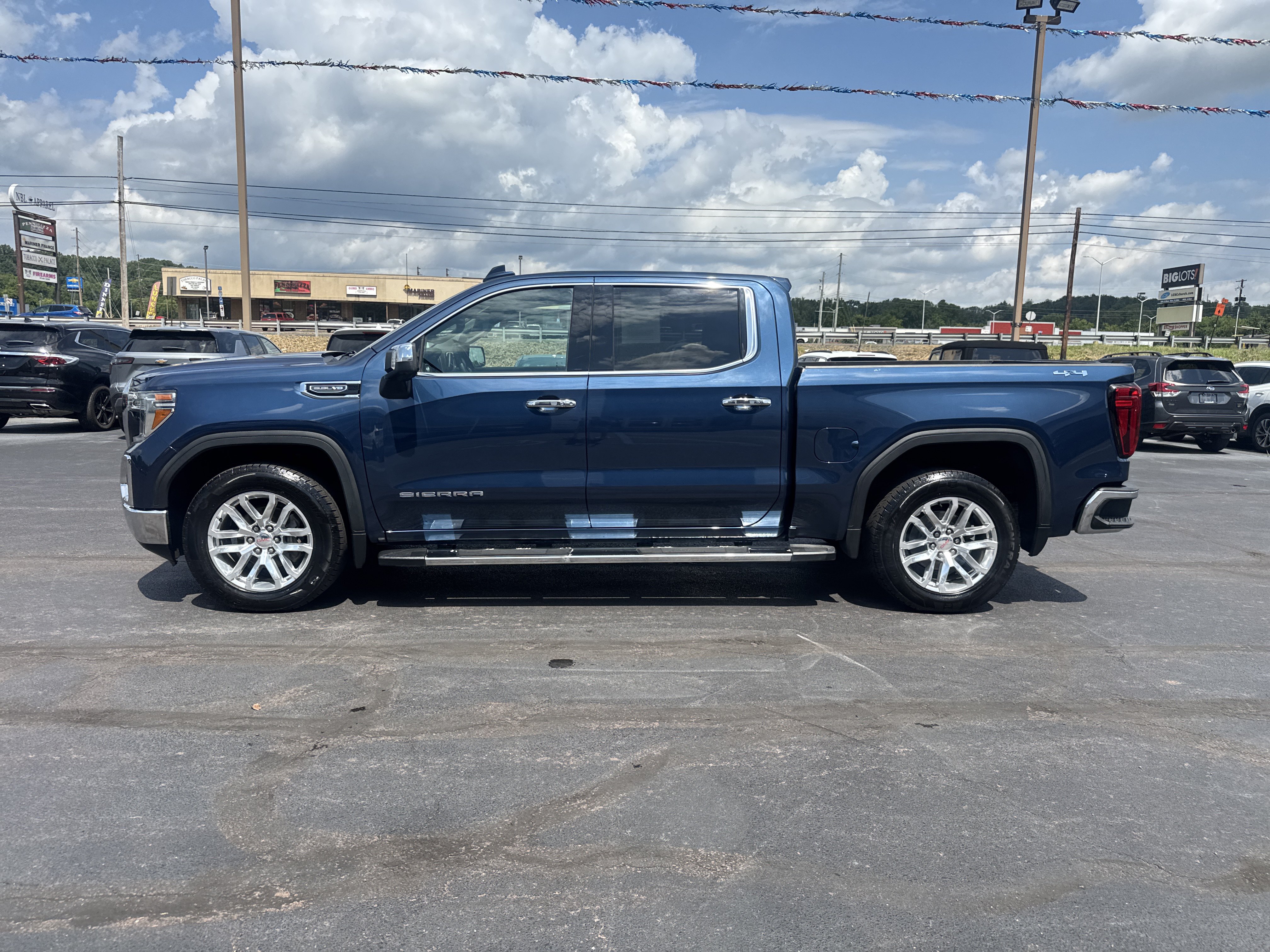 Used 2019 GMC Sierra 1500 SLT w/ SLT Premium Package AWD/4WD image 7
