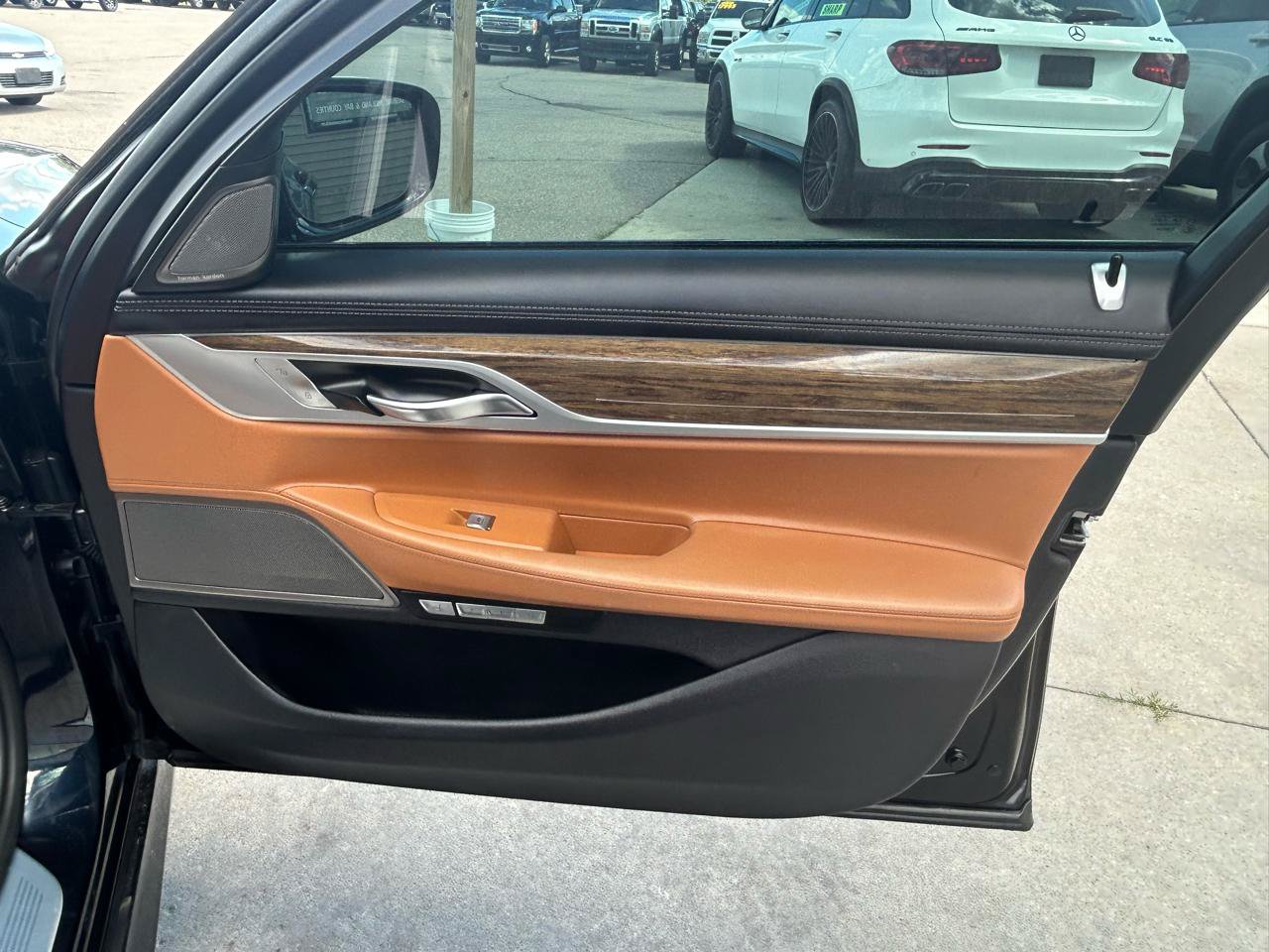 Used 2018 BMW ALPINA B7 xDrive AWD/4WD image 16