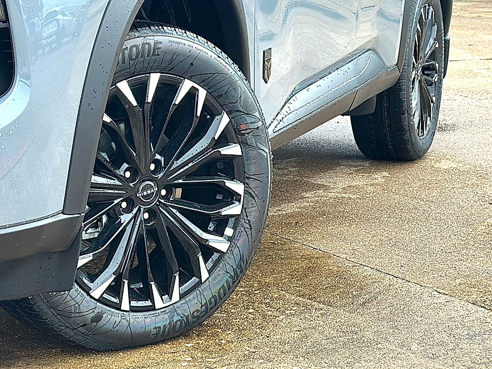 New 2026 Nissan Rogue Dark Armor FWD image 3