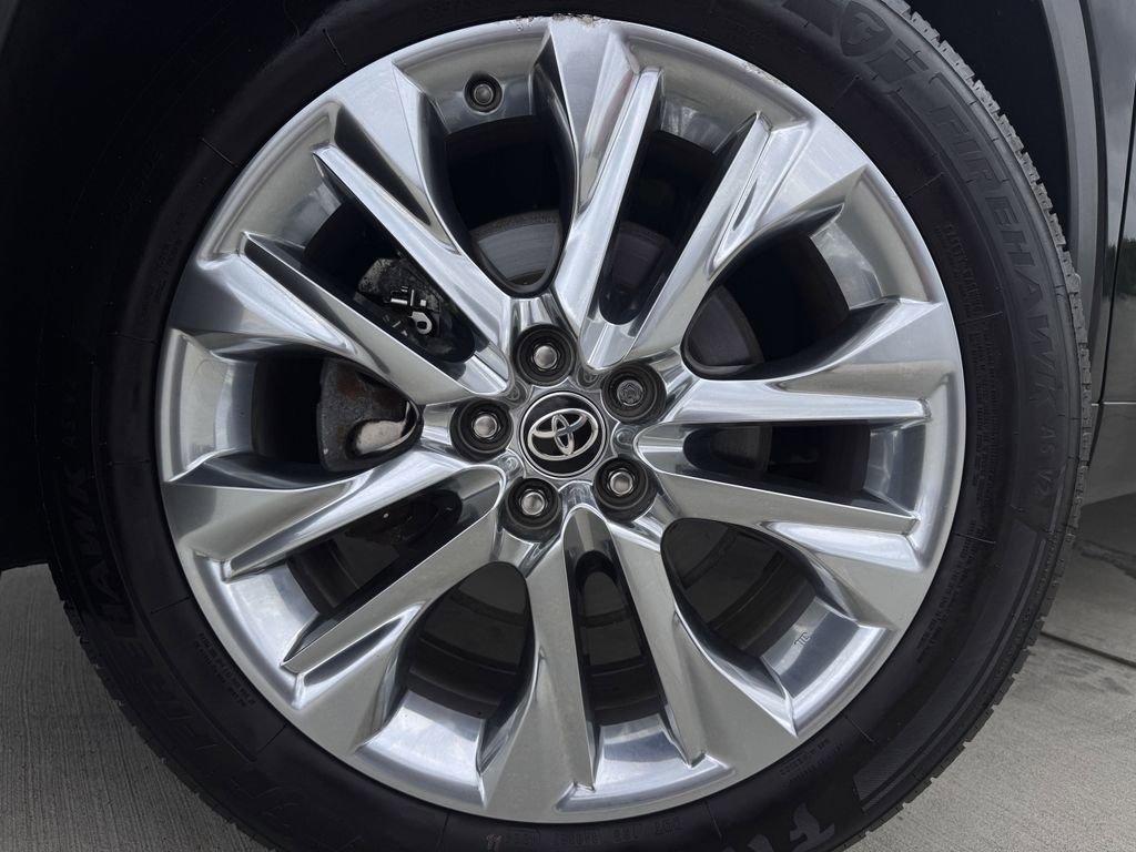 Used 2023 Toyota Highlander Limited image 9