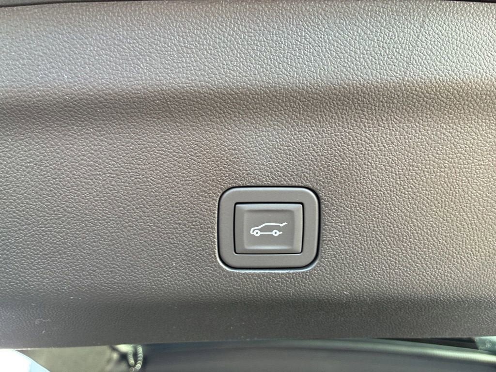 New 2026 Chevrolet Suburban High Country image 32