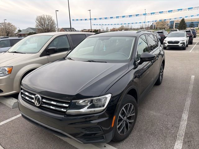 Used 2019 Volkswagen Tiguan SE image 2