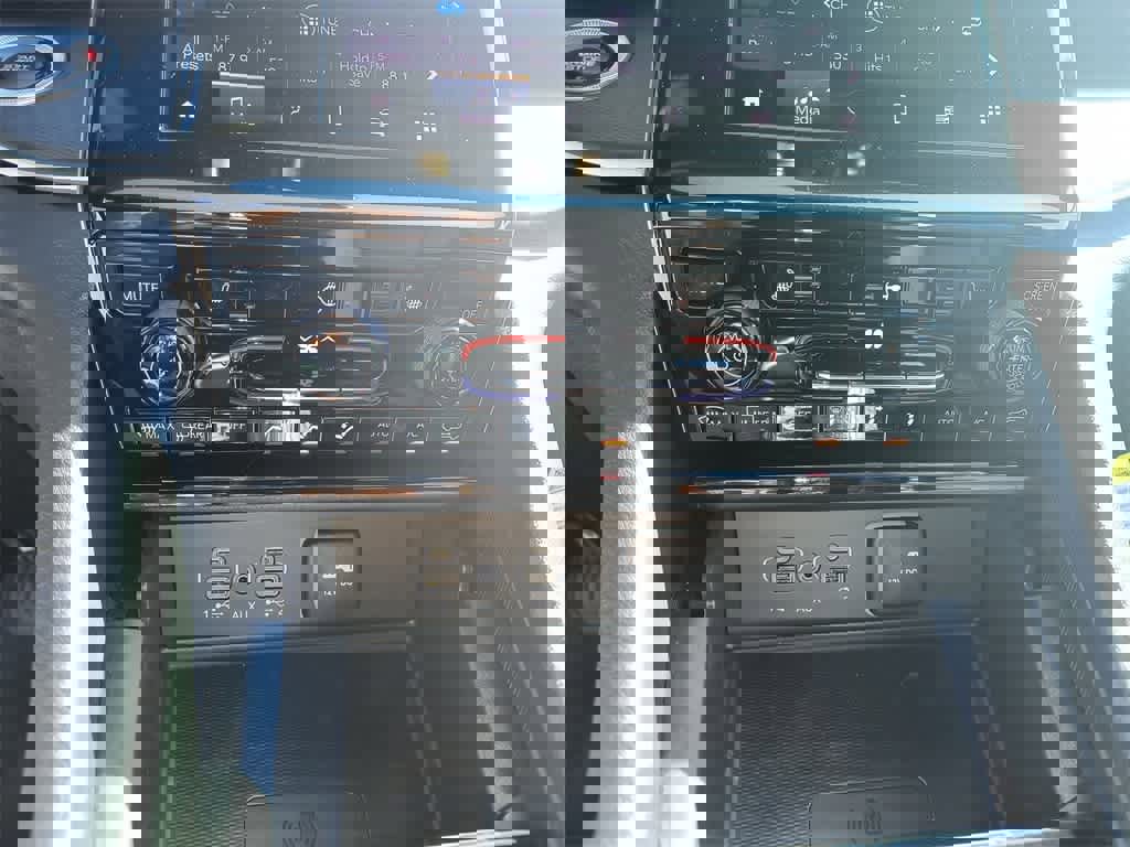 New 2025 Jeep Grand Cherokee Laredo X w/ Luxury Tech Group I image 18