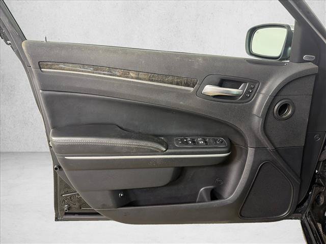 Used 2020 Chrysler 300 Limited RWD image 12