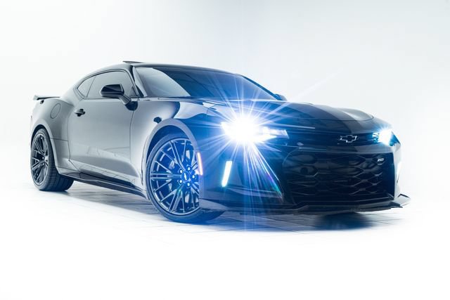 Used 2019 Chevrolet Camaro ZL1 RWD image 5