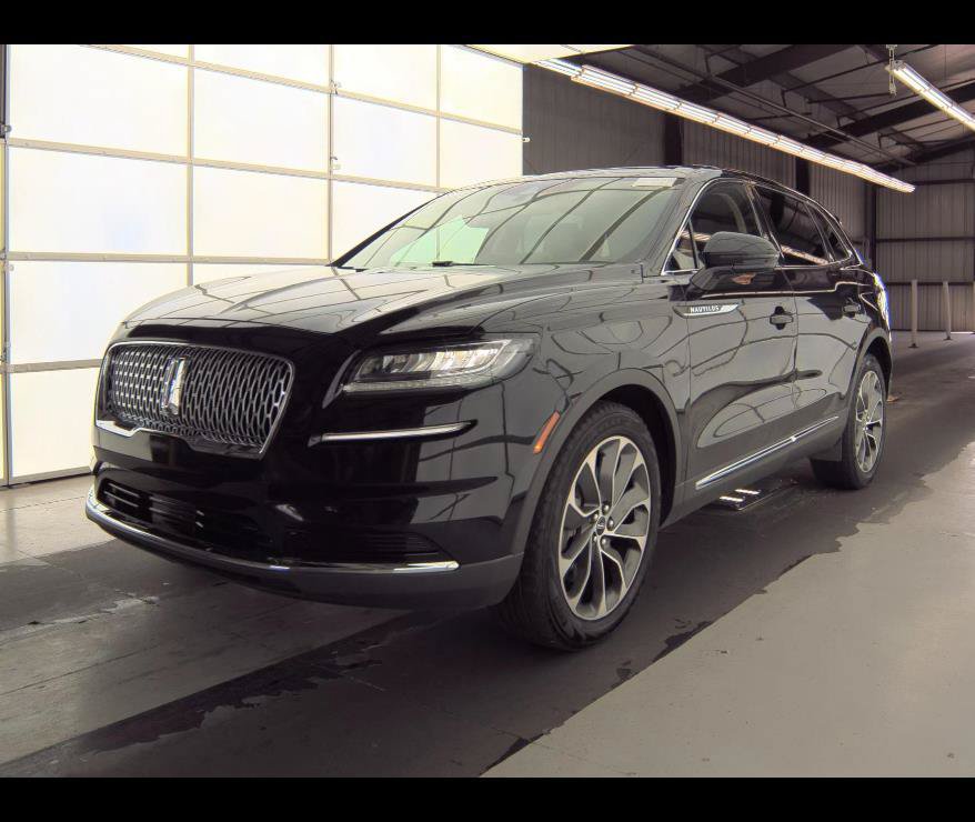 Used 2022 Lincoln Nautilus Reserve AWD/4WD image 2