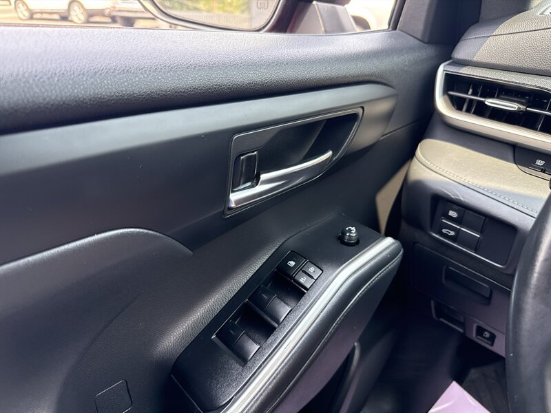 Used 2022 Toyota Highlander XSE AWD/4WD image 40