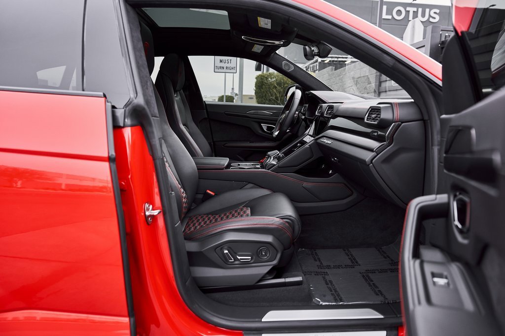 Used 2021 Lamborghini Urus image 25
