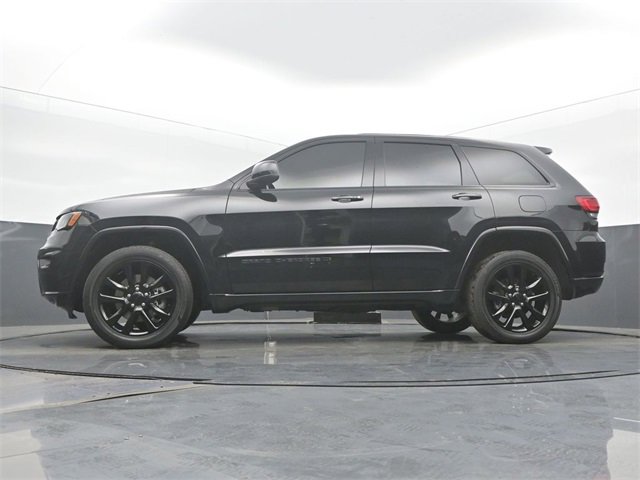 Used 2022 Jeep Grand Cherokee Laredo X image 47