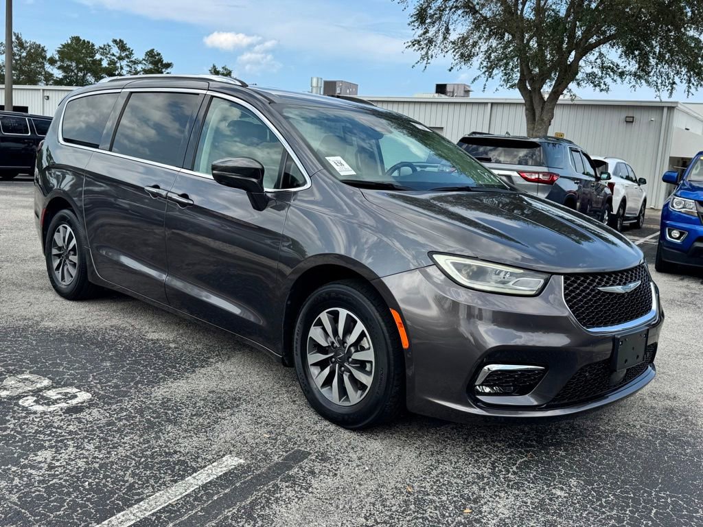 Used 2021 Chrysler Pacifica Touring-L FWD image 7
