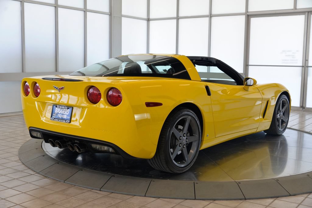 Used 2007 Chevrolet Corvette Coupe w/ Preferred Equipment Group RWD image 8