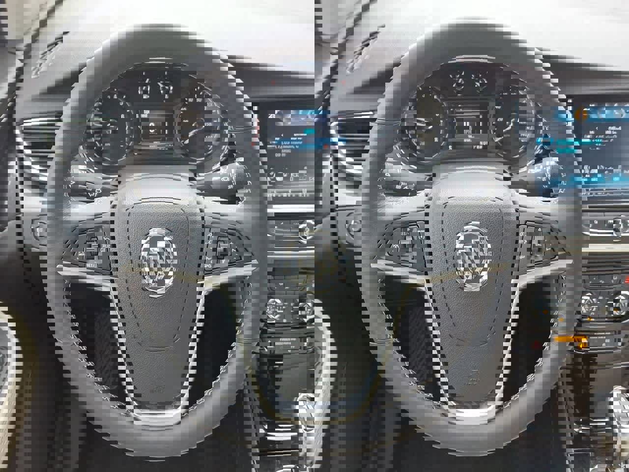 Used 2019 Buick Encore Essence image 22