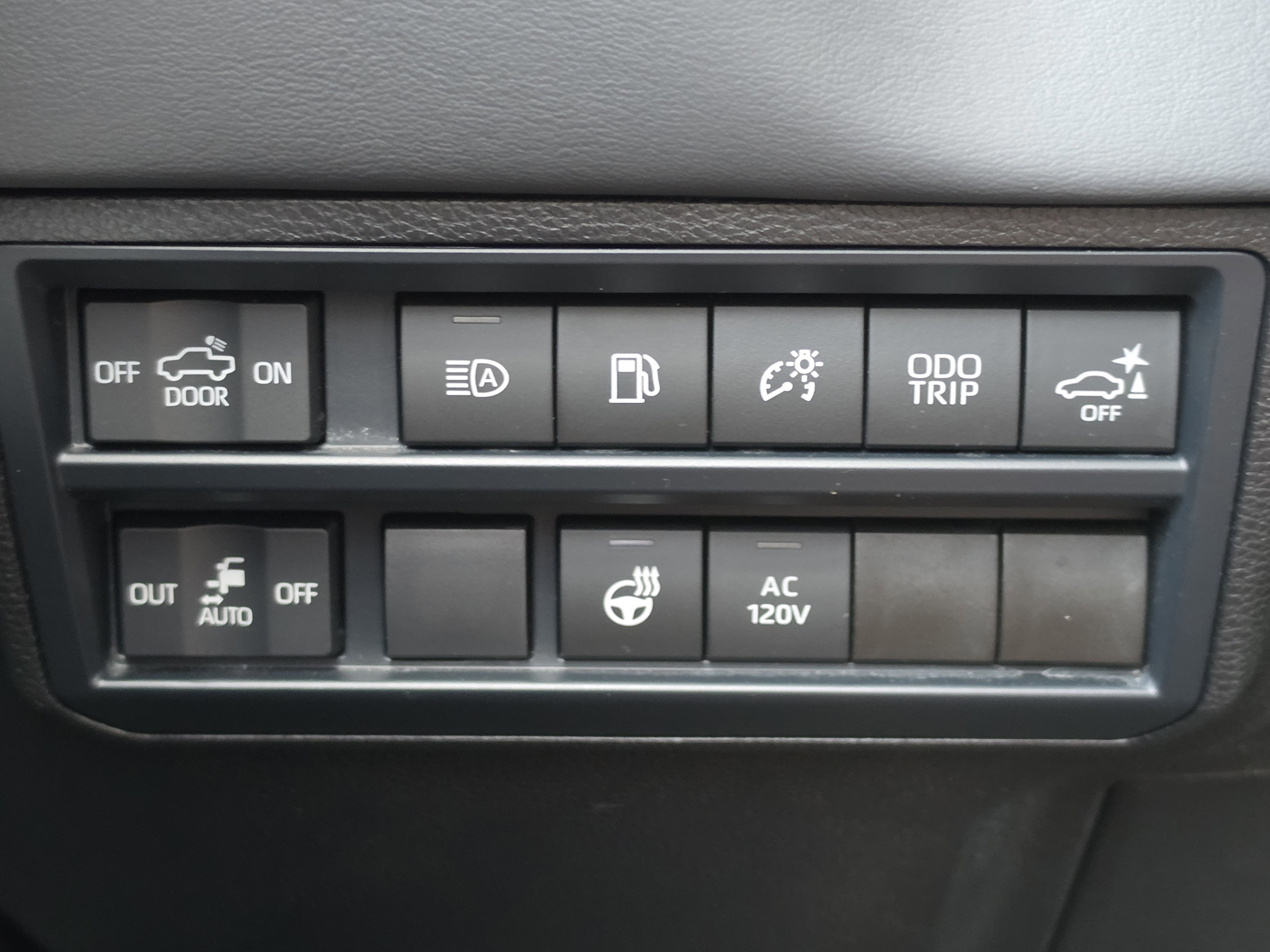 Used 2025 Toyota Tundra Platinum AWD/4WD image 15