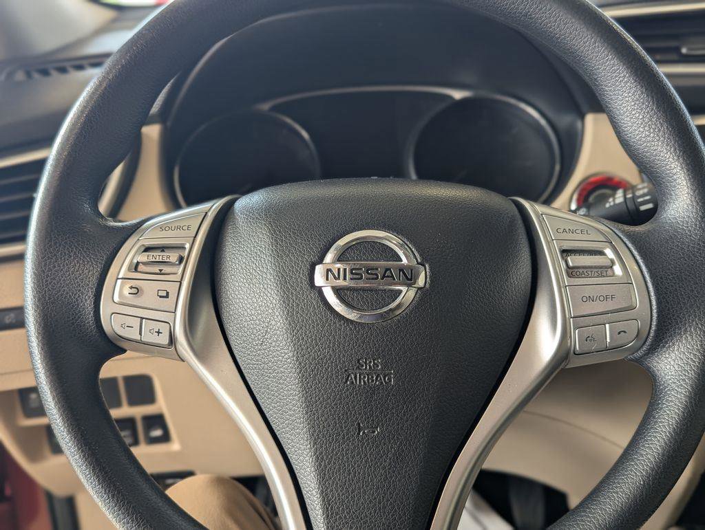 Used 2016 Nissan Rogue SV image 21