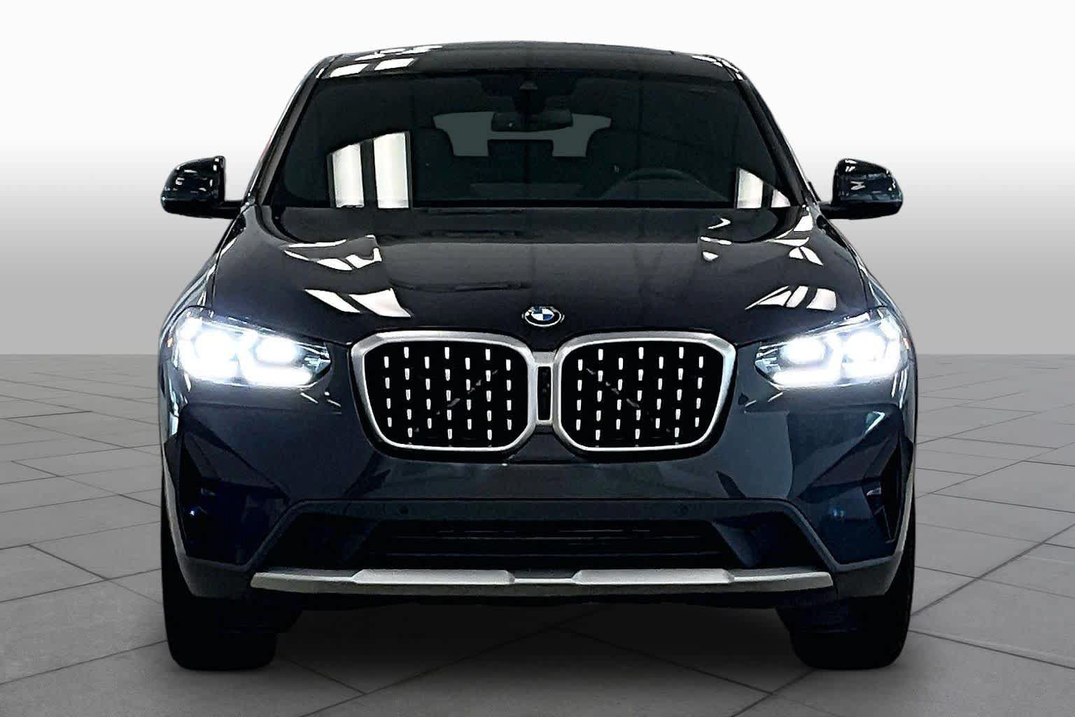 Used 2023 BMW X4 xDrive30i w/ Premium Package AWD/4WD image 3