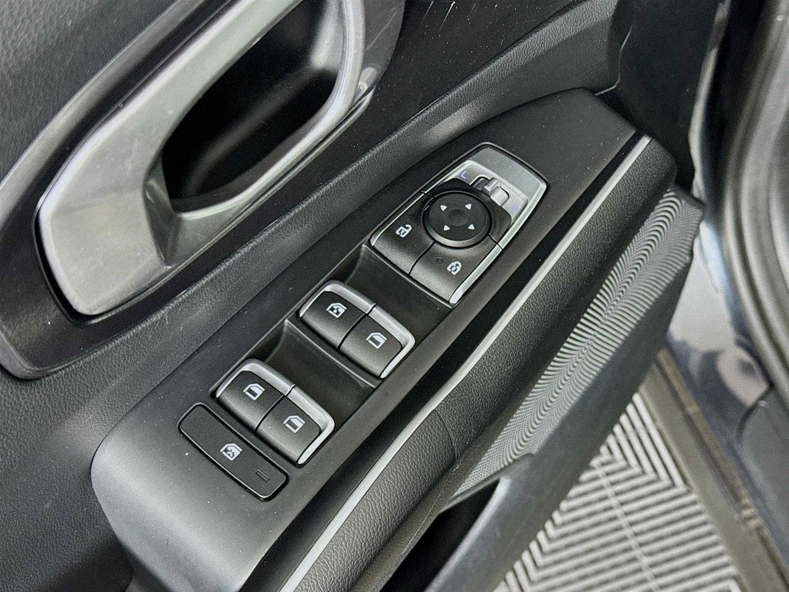 Certified 2022 Kia Sorento LX image 18